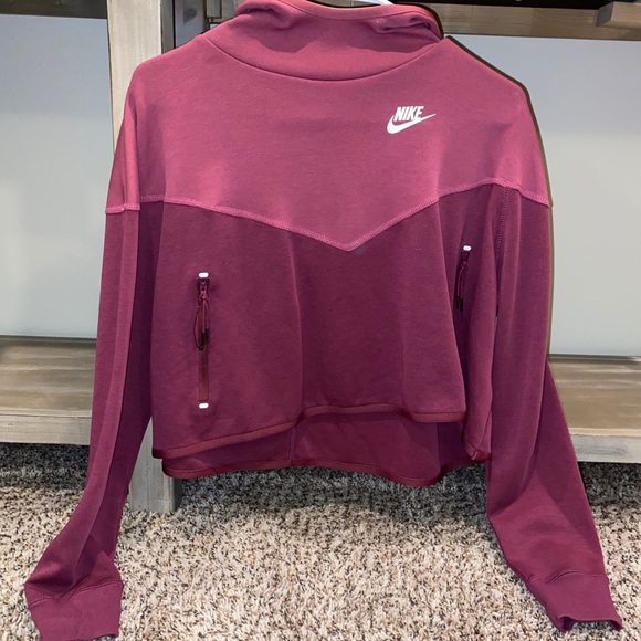 Nike crop - Picture 1 of 1